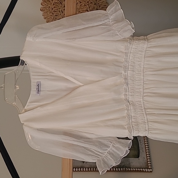 Gorgeous Cream Maxi Dress - Picture 2 of 11